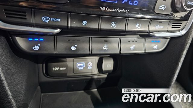Hyundai Santafe 2019 — photo 22