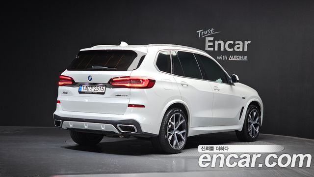 BMW X5 2022 — photo 2