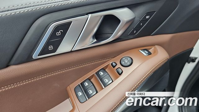 BMW X5 2022 — photo 28