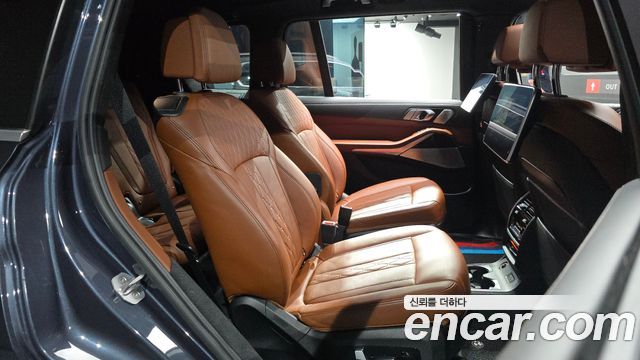 BMW X7 2020 — photo 17