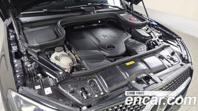 Mercedes-Benz GLE-Class 2025 — photo 6