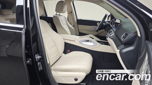 Mercedes-Benz GLE-Class 2025 — photo 17