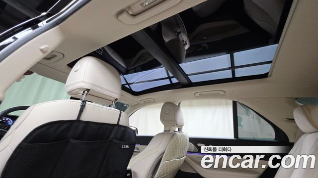 Mercedes-Benz GLE-Class 2025 — photo 24