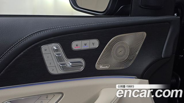 Mercedes-Benz GLE-Class 2025 — photo 28