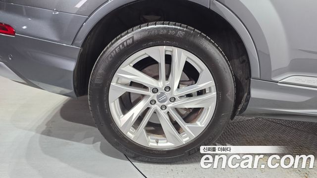 Audi Q7 2021 — photo 5