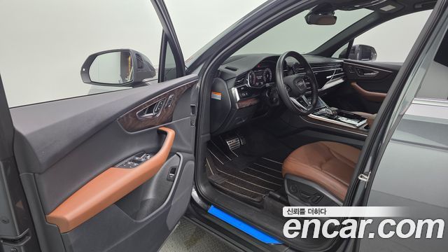 Audi Q7 2021 — photo 10
