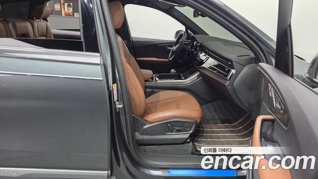 Audi Q7 2021 — photo 11