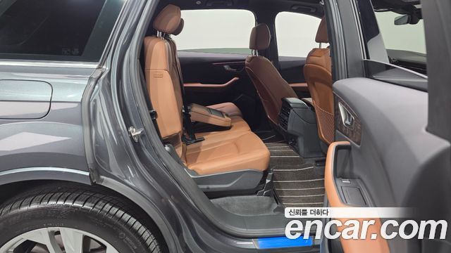 Audi Q7 2021 — photo 12