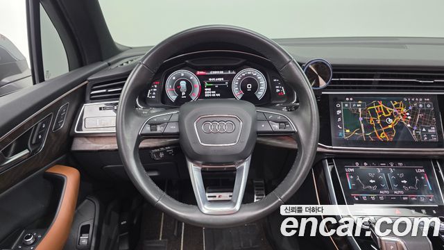 Audi Q7 2021 — photo 14