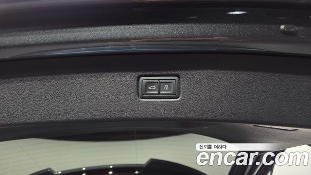 Audi Q7 2021 — photo 18