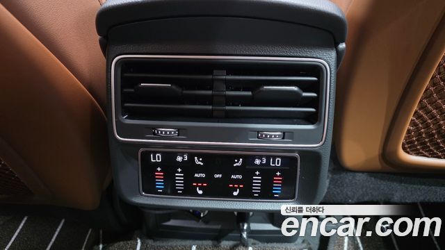 Audi Q7 2021 — photo 19