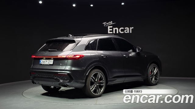 Audi Q5 2025 — photo 2