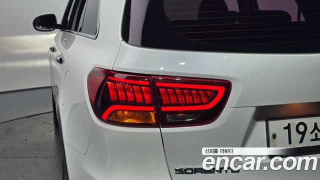 Kia Sorento 2018 — photo 9