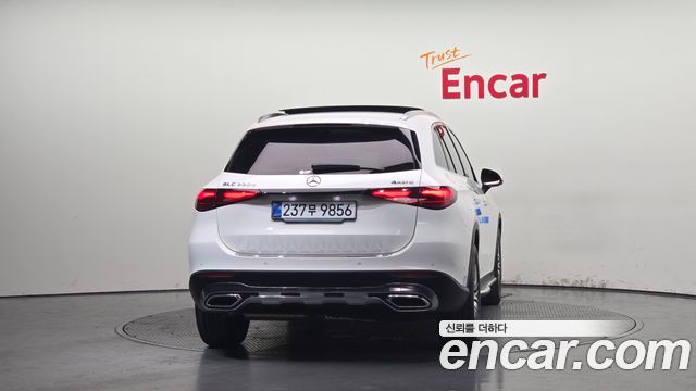 Mercedes-Benz GLC-Class 2023 — photo 4