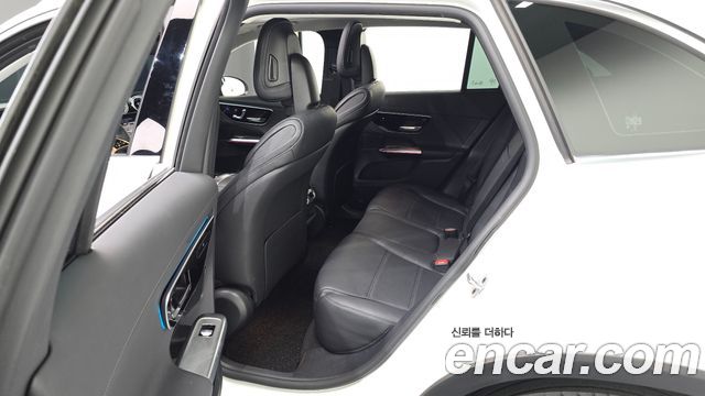 Mercedes-Benz GLC-Class 2023 — photo 17
