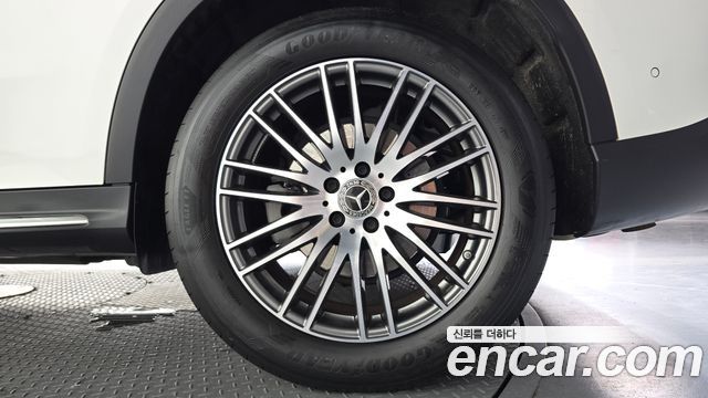 Mercedes-Benz GLC-Class 2023 — photo 7