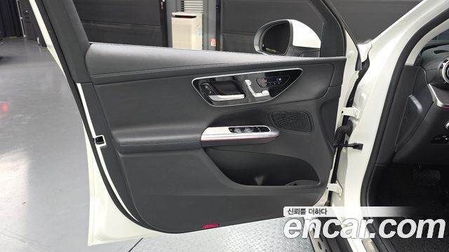 Mercedes-Benz GLC-Class 2023 — photo 14