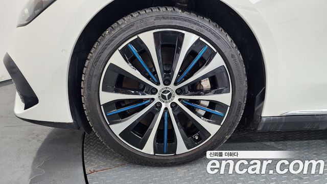 Mercedes-Benz EQE 2023 — photo 5