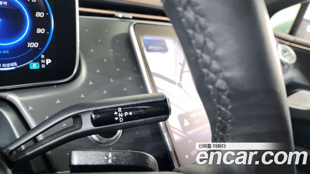 Mercedes-Benz EQE 2023 — photo 12