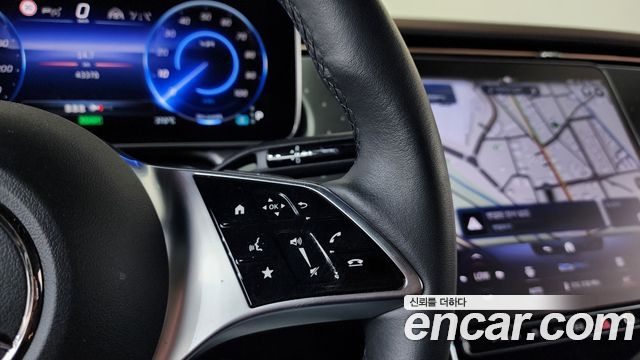 Mercedes-Benz EQE 2023 — photo 22