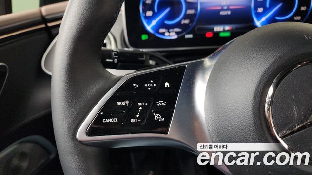 Mercedes-Benz EQE 2023 — photo 23