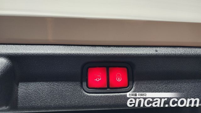 Mercedes-Benz EQE 2023 — photo 24
