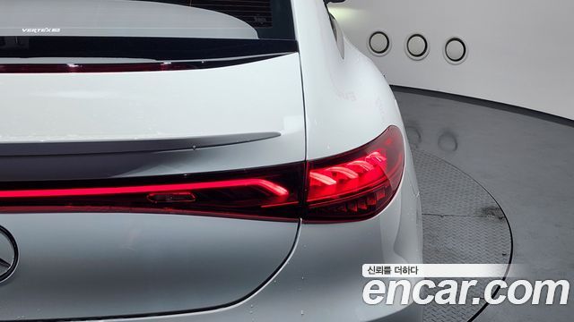 Mercedes-Benz EQE 2023 — photo 9