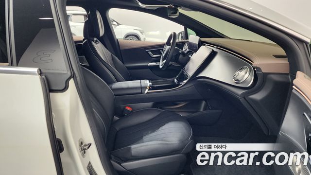 Mercedes-Benz EQE 2023 — photo 16