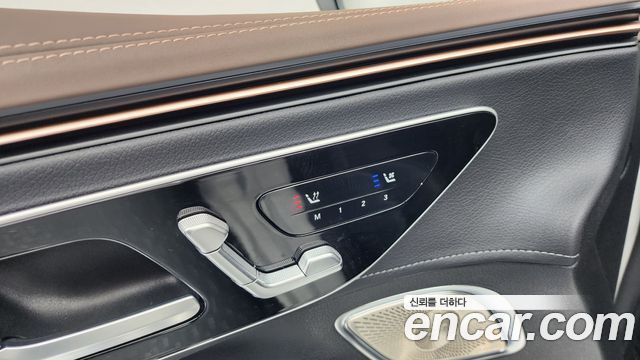 Mercedes-Benz EQE 2023 — photo 37