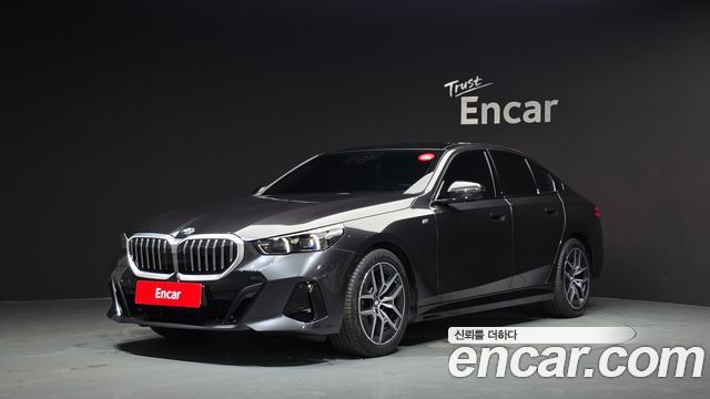 BMW 5-Series 2025 — photo 1
