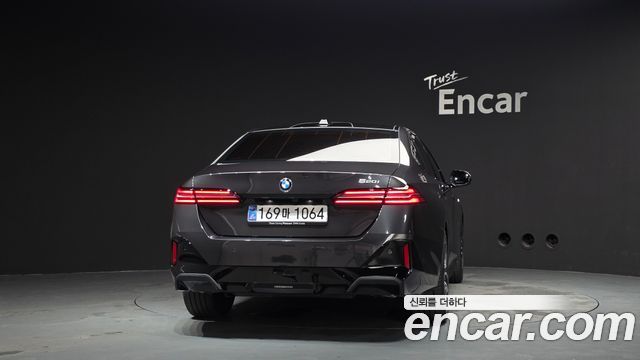 BMW 5-Series 2025 — photo 4