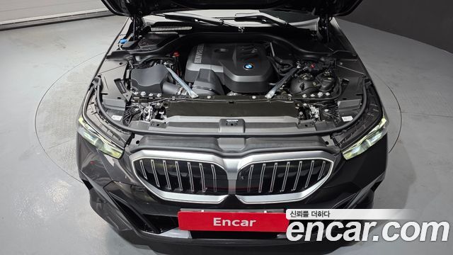 BMW 5-Series 2025 — photo 6