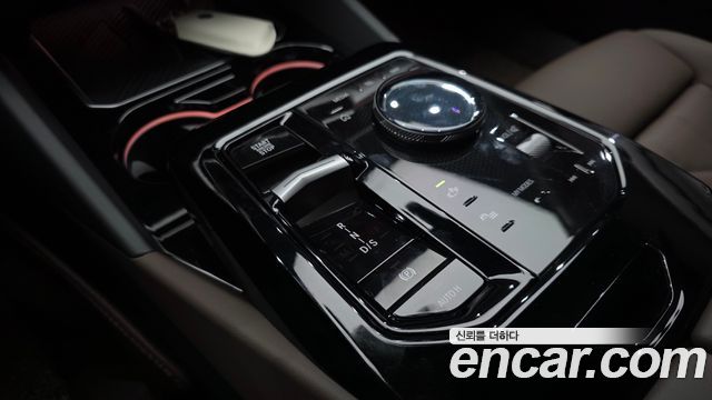 BMW 5-Series 2025 — photo 12