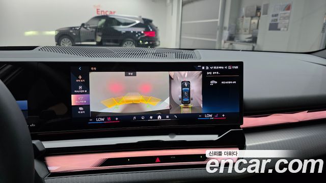 BMW 5-Series 2025 — photo 20