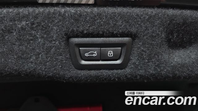 BMW 5-Series 2025 — photo 23