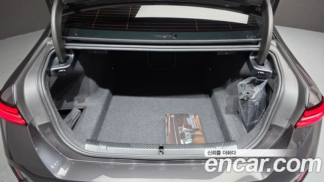BMW 5-Series 2025 — photo 24