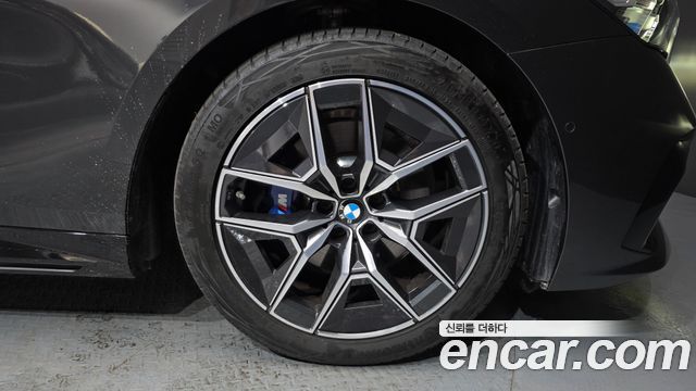 BMW 5-Series 2025 — photo 7
