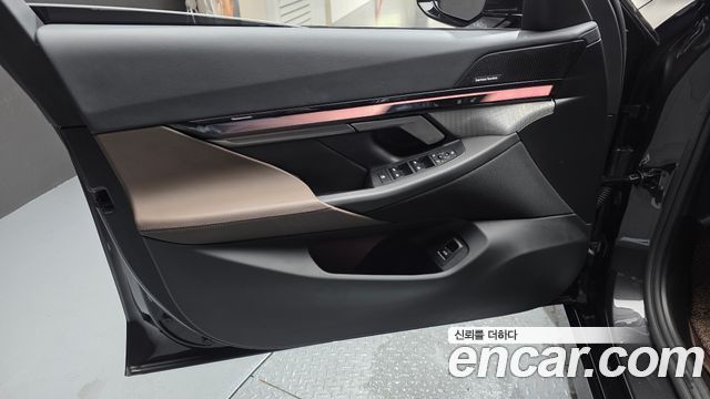 BMW 5-Series 2025 — photo 14