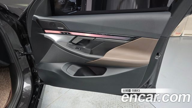 BMW 5-Series 2025 — photo 15