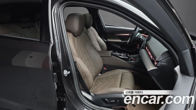 BMW 5-Series 2025 — photo 16