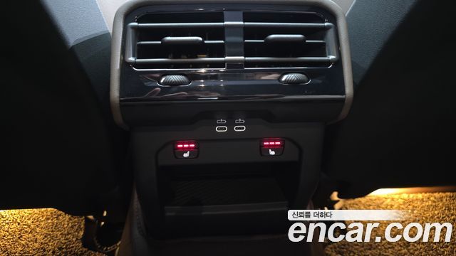 BMW 5-Series 2025 — photo 35