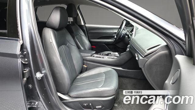 Hyundai Sonata 2022 — photo 17
