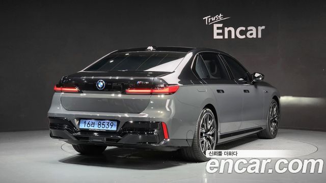 BMW i7 2025 — photo 2