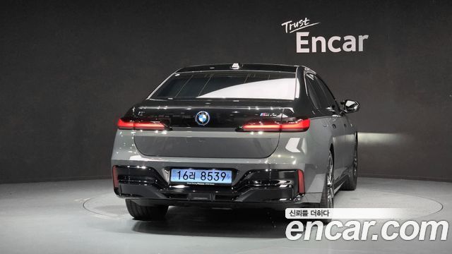 BMW i7 2025 — photo 4