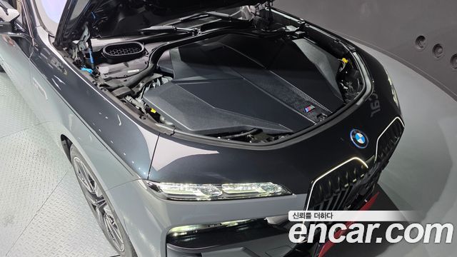 BMW i7 2025 — photo 6