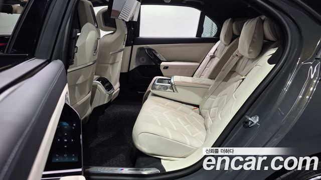 BMW i7 2025 — photo 11