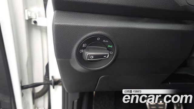 Volkswagen T-Roc 2021 — photo 23