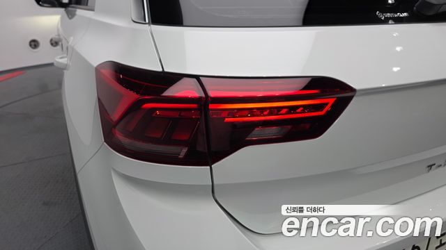 Volkswagen T-Roc 2021 — photo 9
