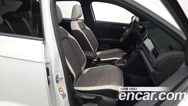 Volkswagen T-Roc 2021 — photo 16