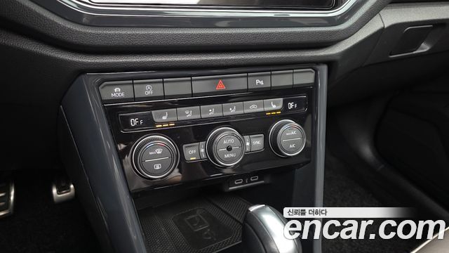 Volkswagen T-Roc 2021 — photo 28